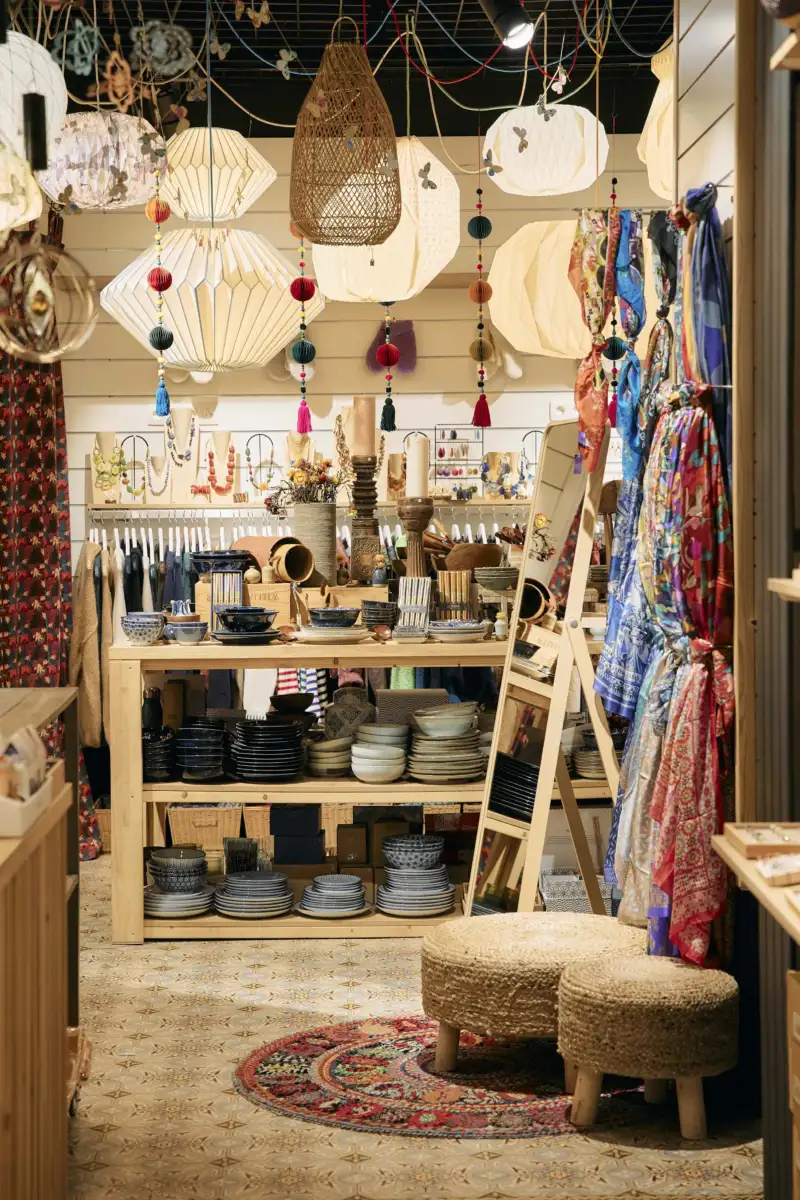 intérieur-boutique-il-fera beau-demain-Namur-vue-vertical